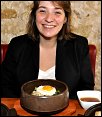 Christine d�guste un bibimbap dans un restaurant Cor�en