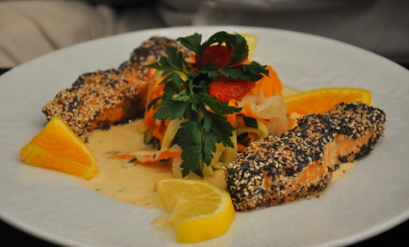 Restaurant Aux 2 Oliviers - Brochettes de saumon norvégien parfumé au sésame et pavot