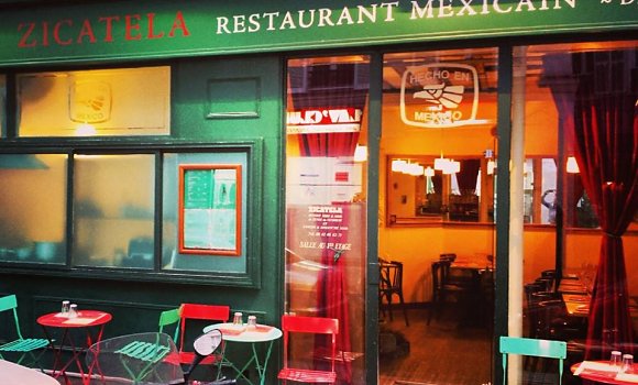 Restaurant Zicatela Resto Café - Façade aux couleurs de mexico