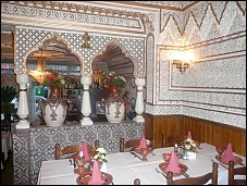 Photo restaurant paris L'Olivier du 20�me - Jolies nappes blanches et vaisselles soign�es