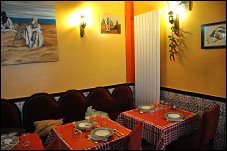 Photo restaurant paris L'Oasis - Salle aux tons orientaux