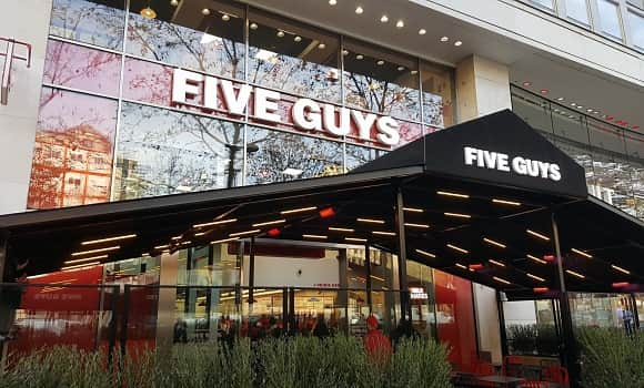 Restaurant Amricain Five Guys Champs-Elyses  Paris - Photo 6